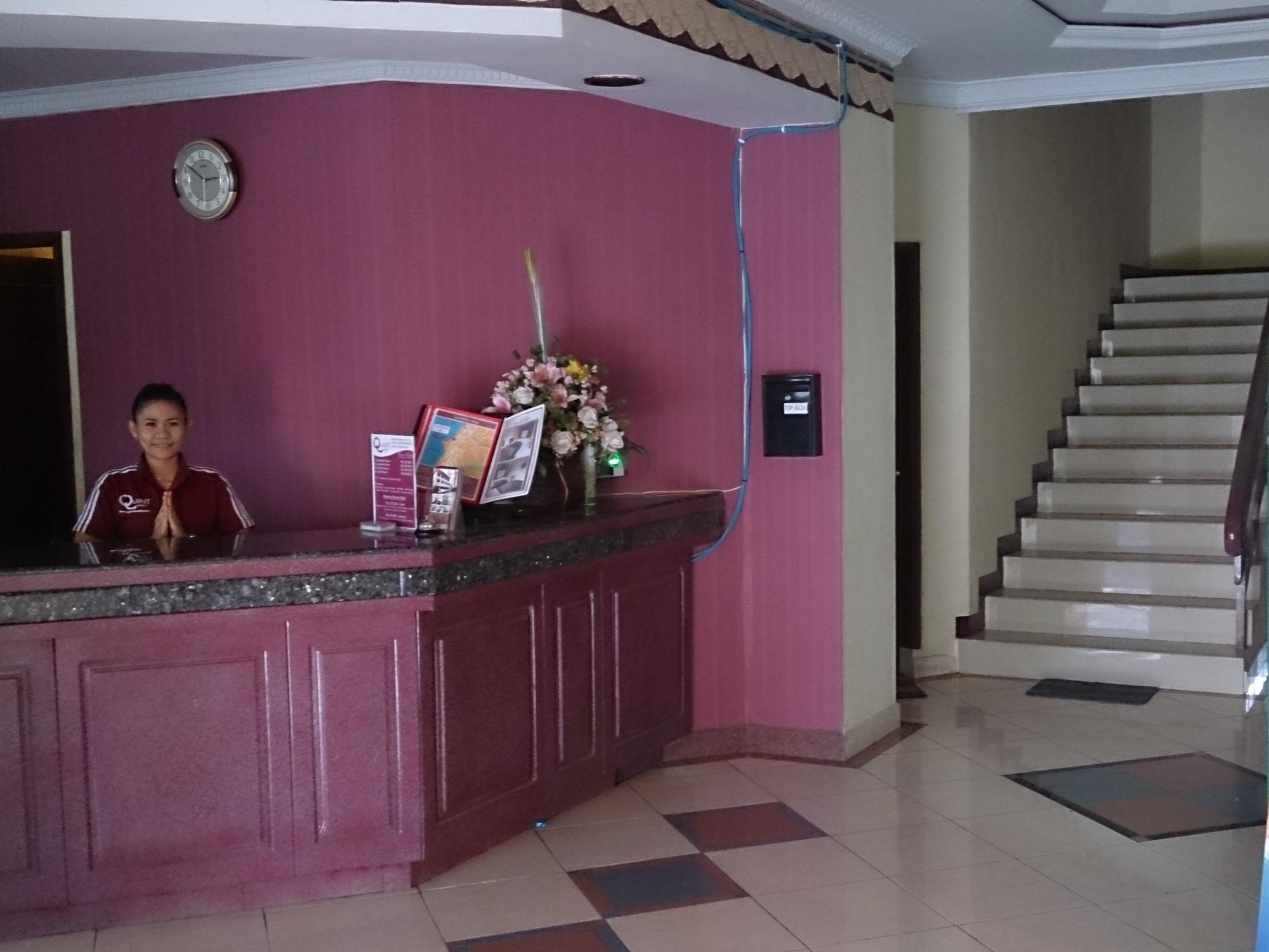 Quint Hotel Manado Buitenkant foto